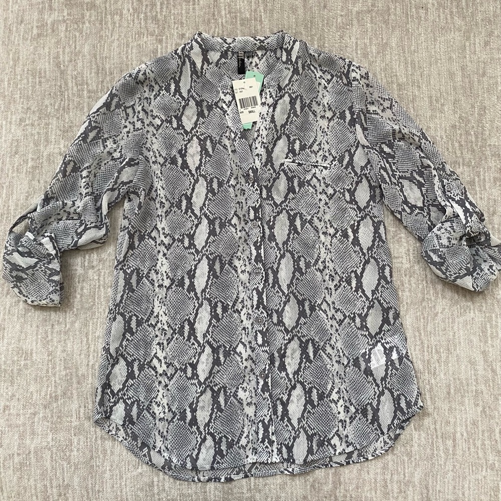 Kut From The Kloth Sheer snake print blouse